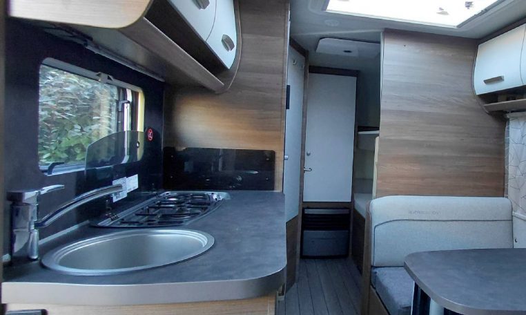 knaus-sport500kdsilversel-caravanbacci