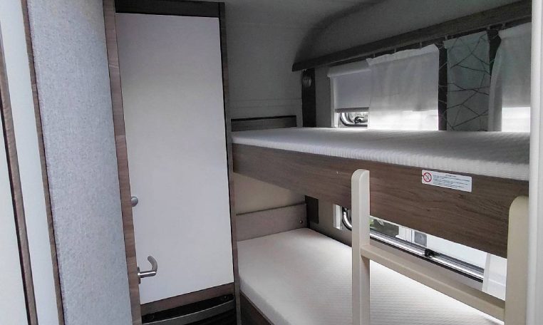knaus-sport500kdsilversel-caravanbacci