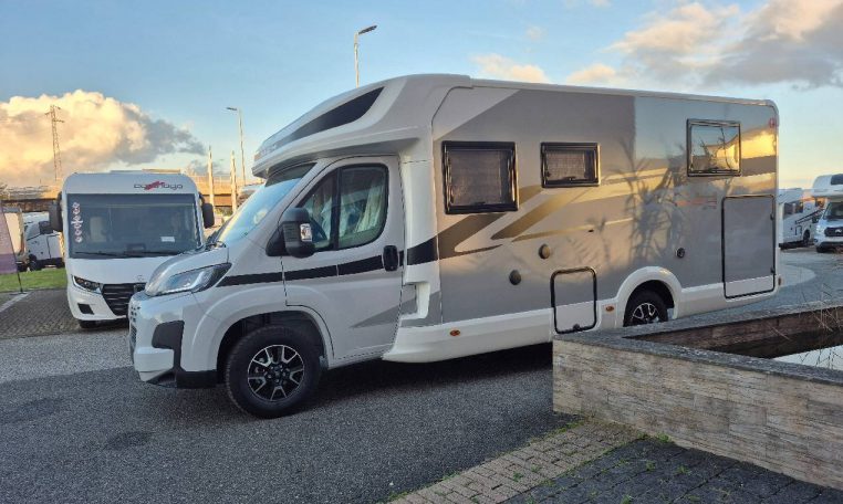 mclouis-mc4373-caravanbacci