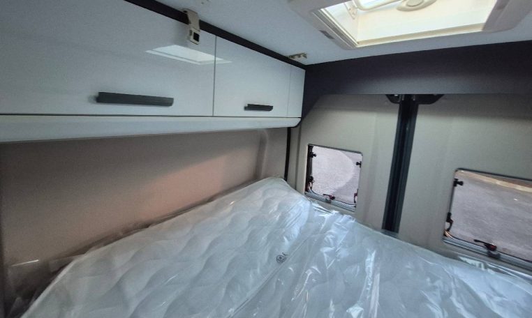 mclouis-menfys3-caravanbacci