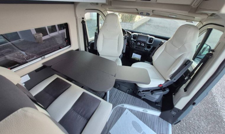 mclouis-menfys3-caravanbacci