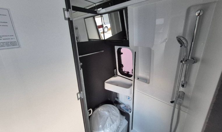 mclouis-menfys3-caravanbacci