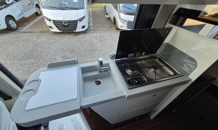 mobilvetta-admiral6.5-caravanbacci