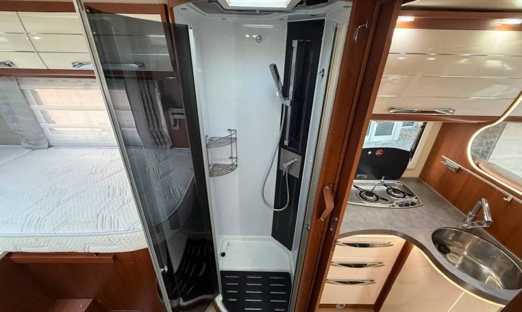 mobilvetta-keam76-caravanbacci