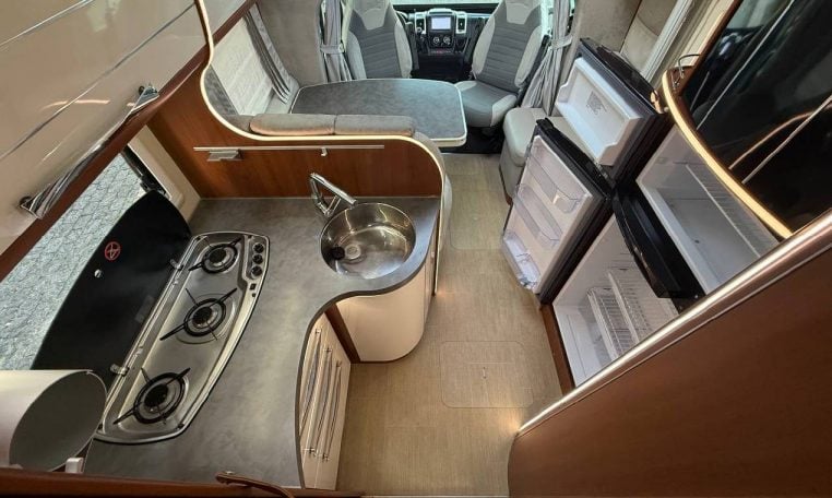 mobilvetta-keam76-caravanbacci