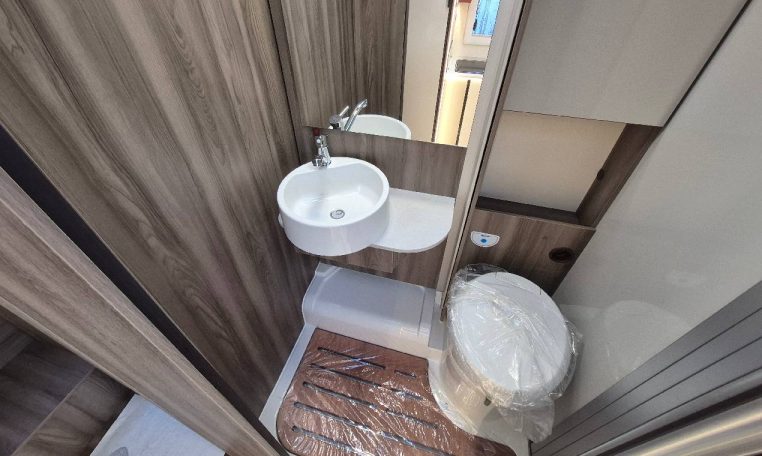 rollerteam-kronos281tlfit-caravanbacci