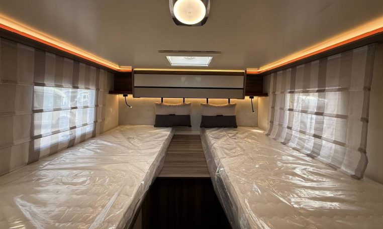 rollerteam-kronos284m-caravanbacci