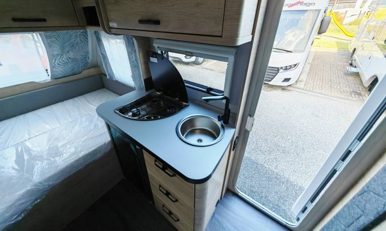 weinsberg-caraone390qd-caravanbacci
