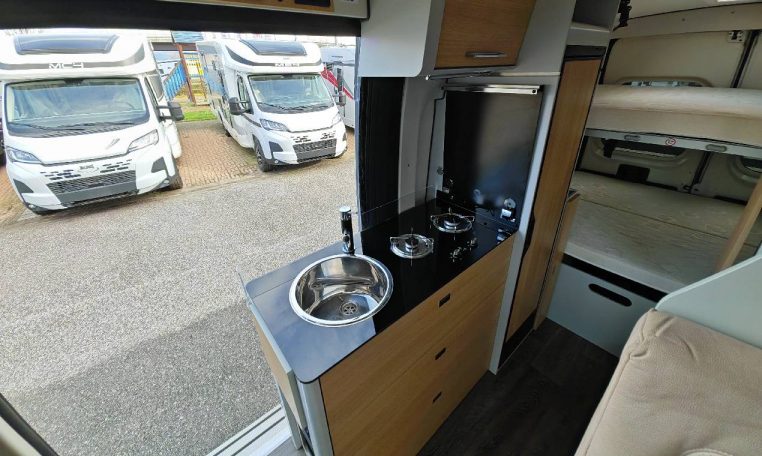 fontvendome-horizon305-caravanbacci