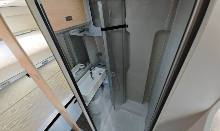 fontvendome-horizon305-caravanbacci