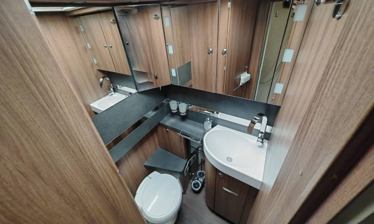 carthago-eline51qb-caravanbacci