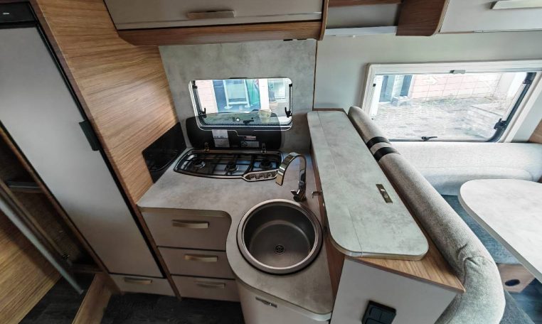 knaus-live650-caravanbacci