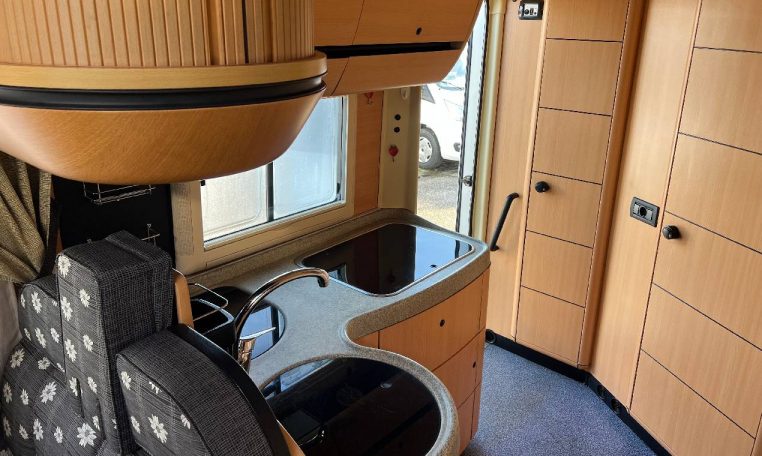 laika-kreos3004-caravanbacci