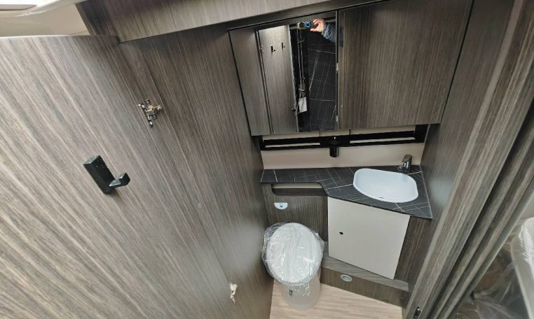 mclouis-mc4879-caravanbacci