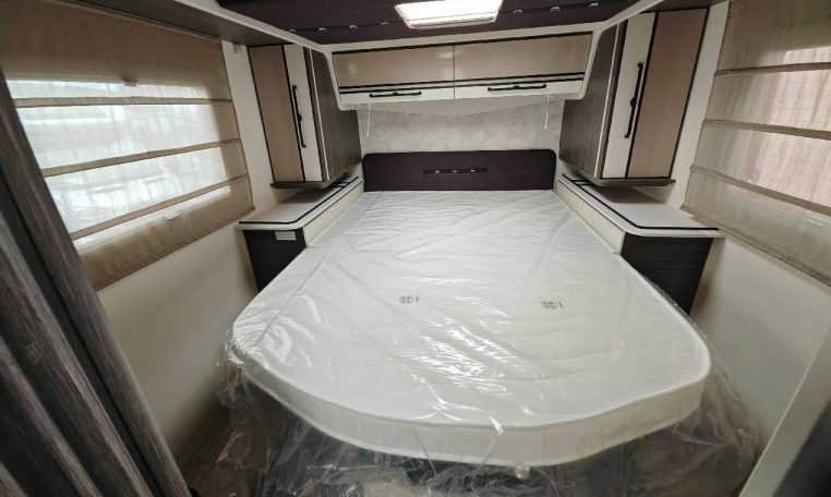 mclouis-mc4879-caravanbacci