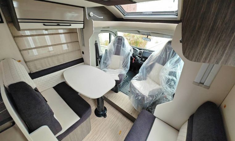 mclouis-mc4879-caravanbacci