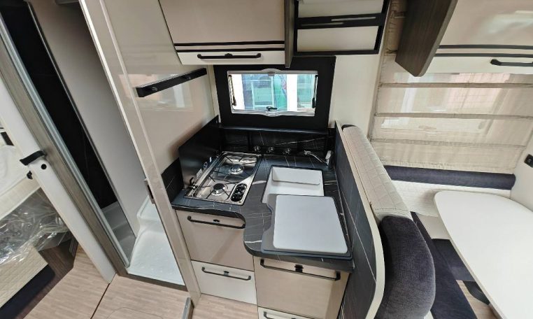 mclouis-mc4879-caravanbacci