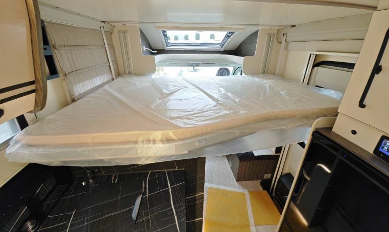 mclouis-mc4879-caravanbacci