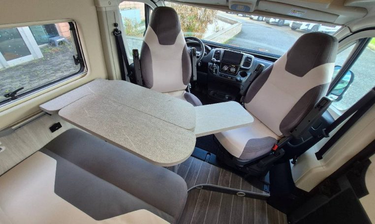 rollerteam-livingstoneduoxlpopup-caravanbacci