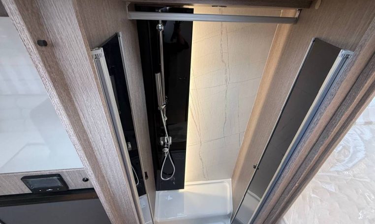 rollerteam-zefiro287poweredtl-caravanbacci