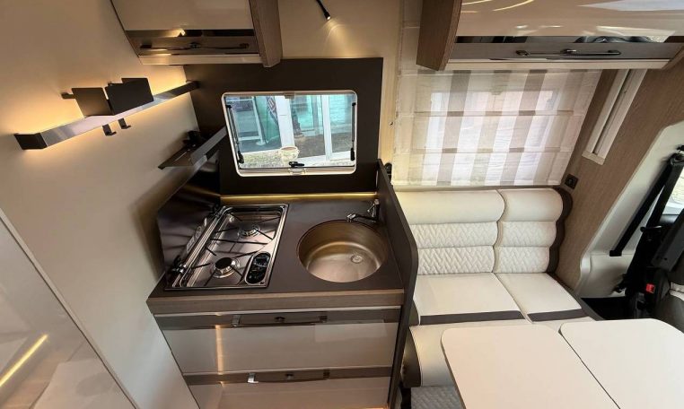 rollerteam-zefiro287poweredtl-caravanbacci