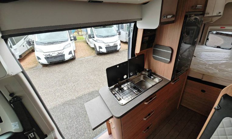 weinsberg-carabus600dq-caravanbacci