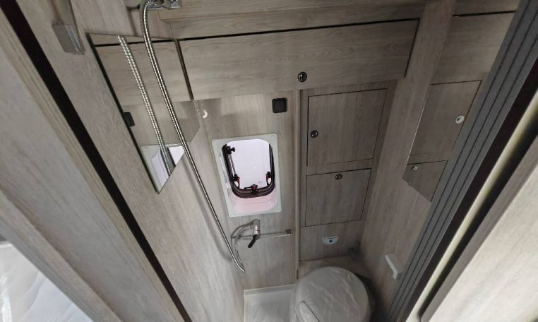 rollerteam-livingstone6xl-caravanbacci