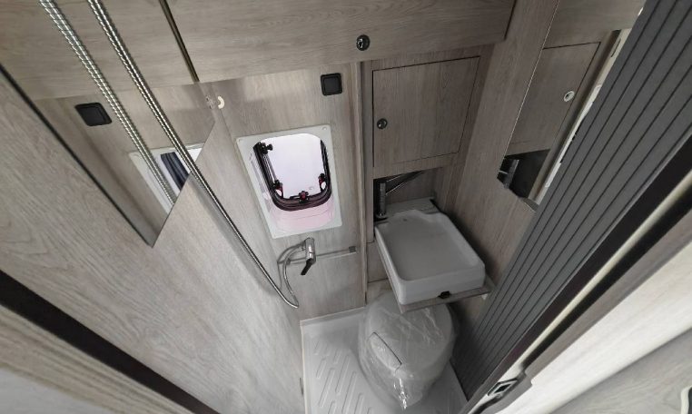 rollerteam-livingstone6xl-caravanbacci