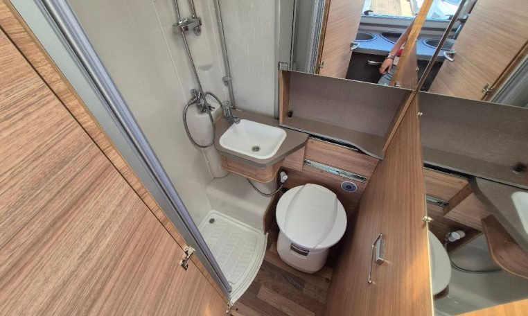 weinsberg-caracompact600meg-caravanbacci